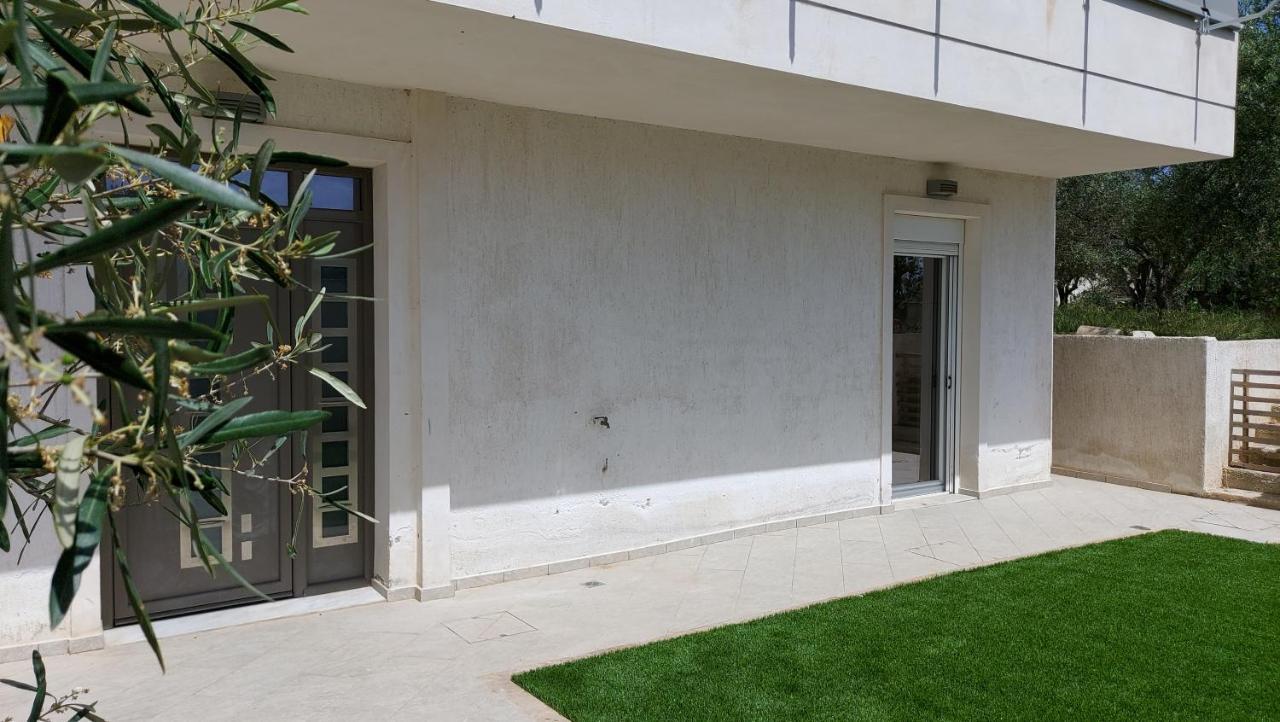 Gianni & Sophia Airport House Apartment Artemida  Bagian luar foto
